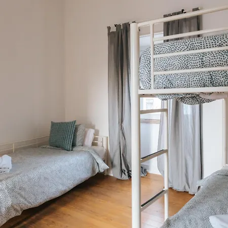 Πανσιόν Daniela's Central 307 *