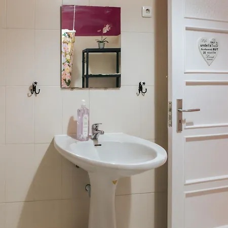 Πανσιόν Daniela's Central 307