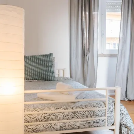 Daniela's Central 307 *