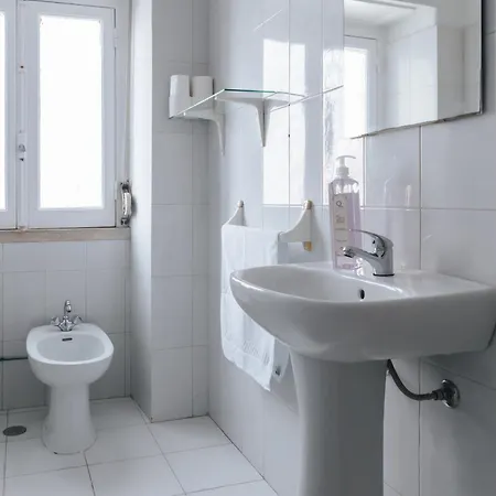 Daniela's Central 307 *